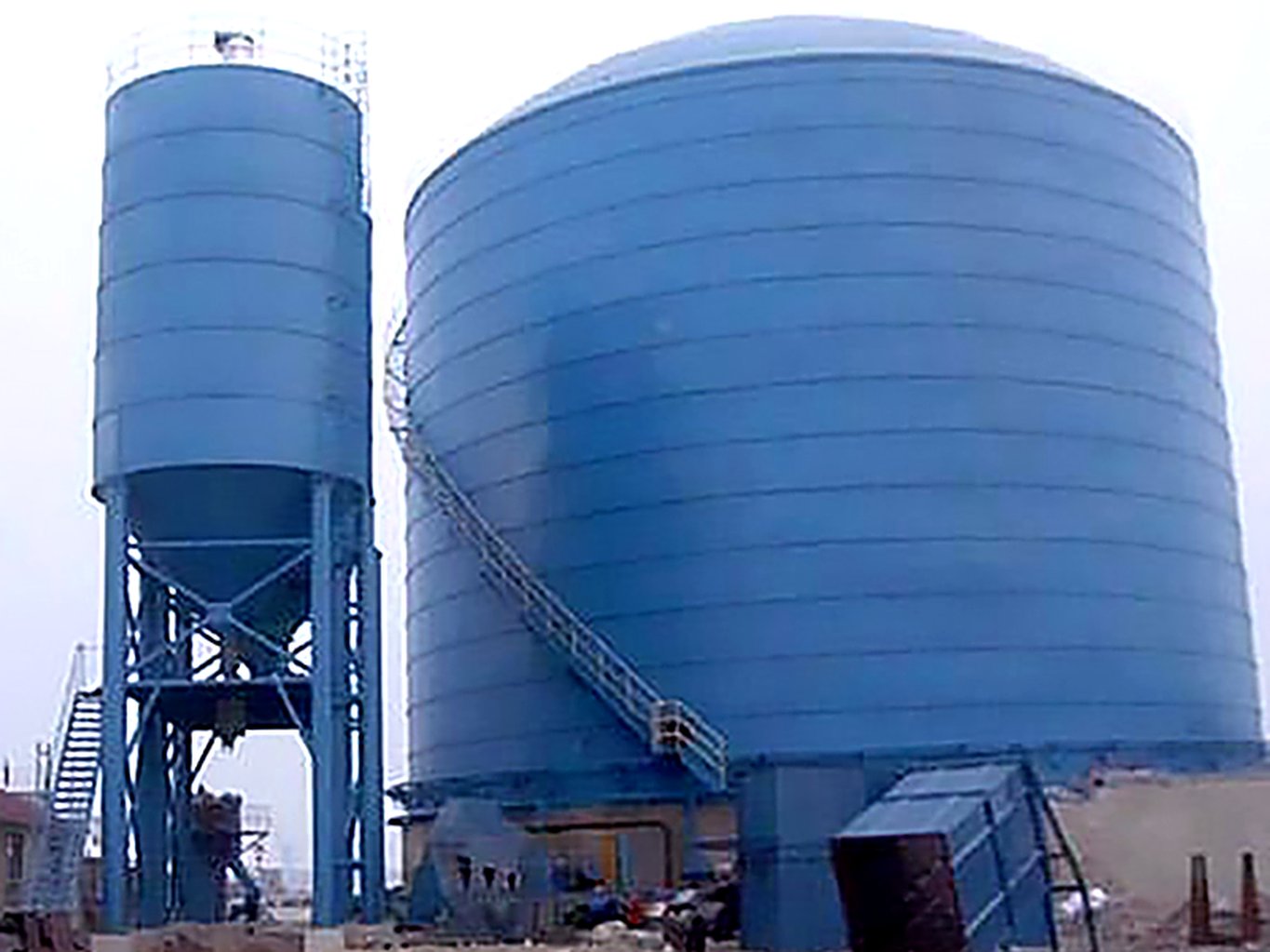 Welded steel silo for quicklime and hydrated lime storage
