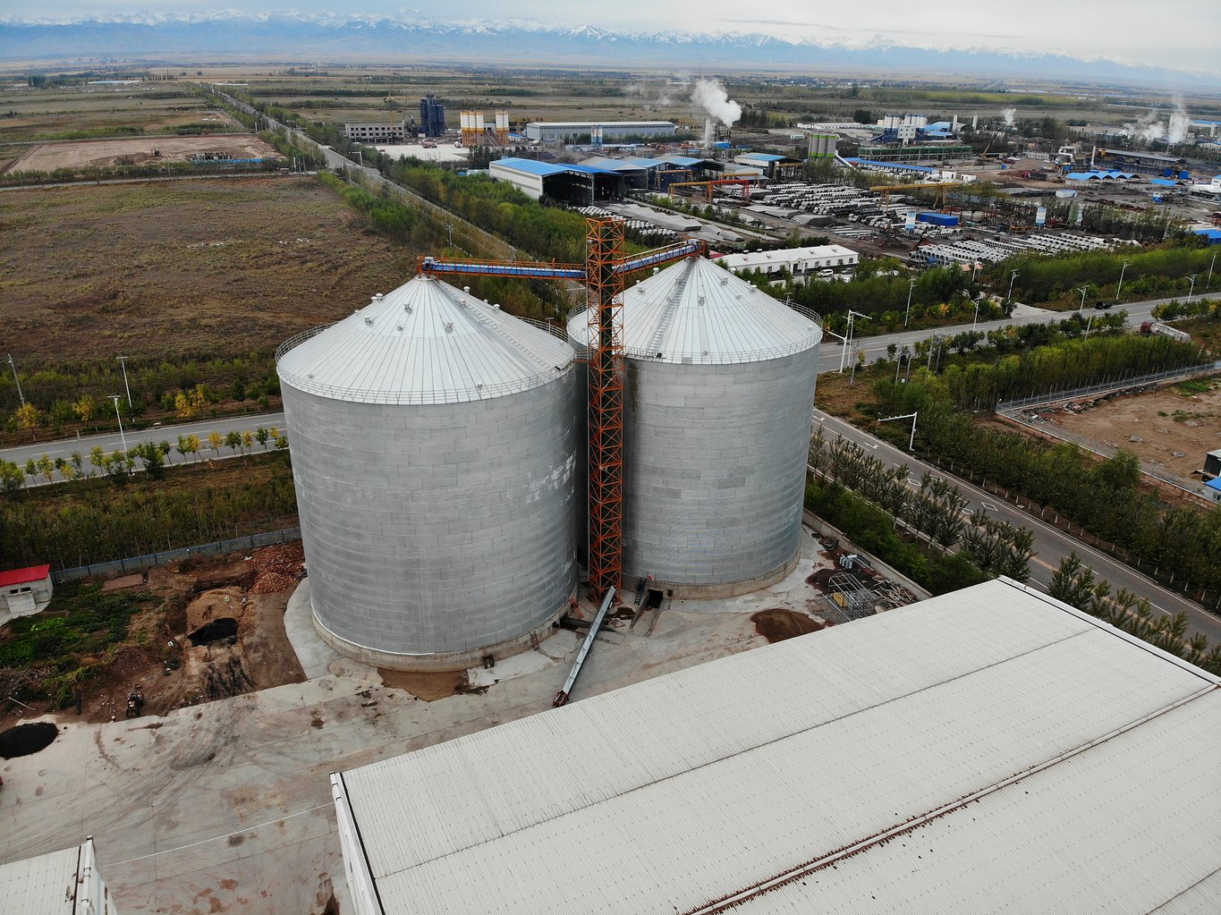 Grain depot modernized with corrugated steel silos
